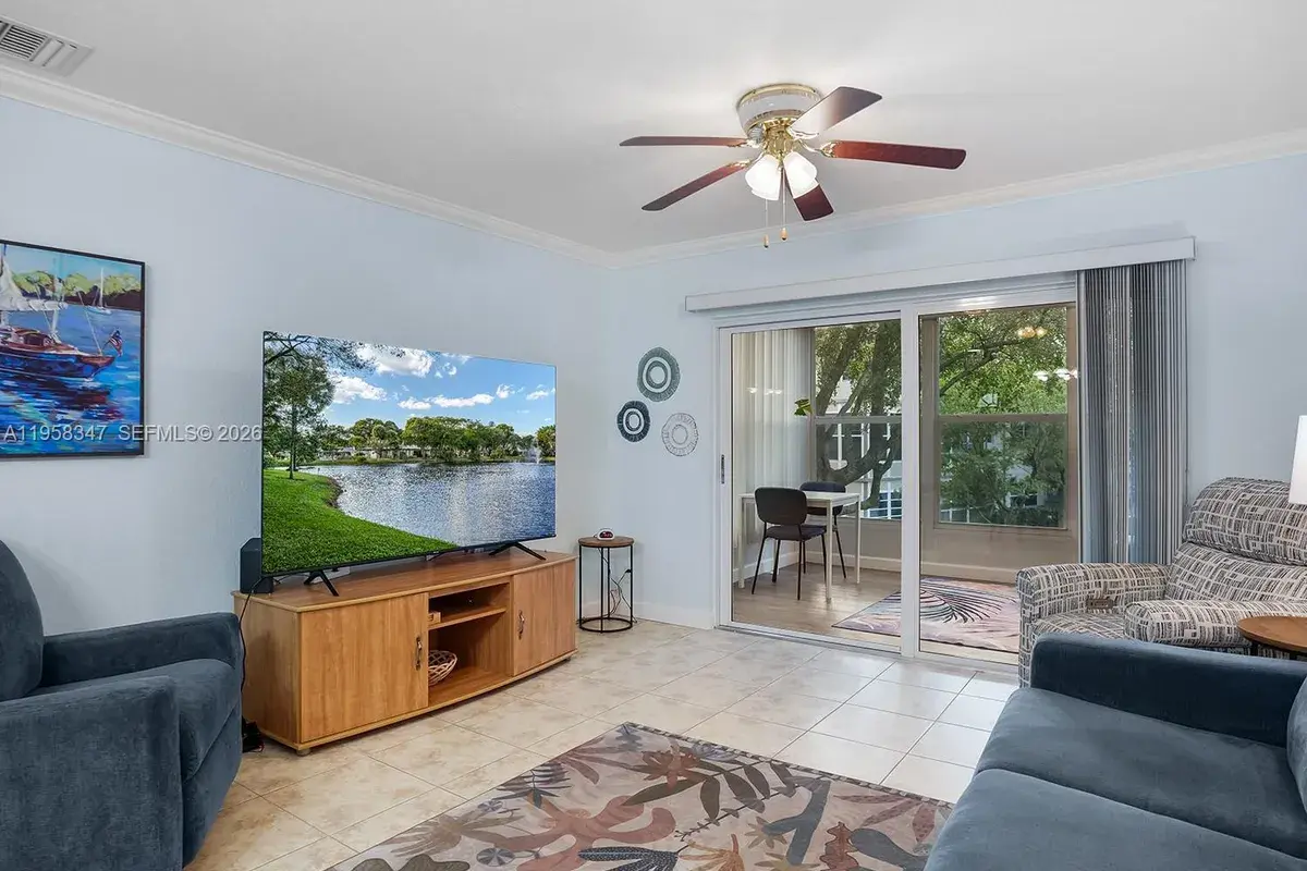 3531 NW 50th Ave # 514, Lauderdale Lakes FL 33319