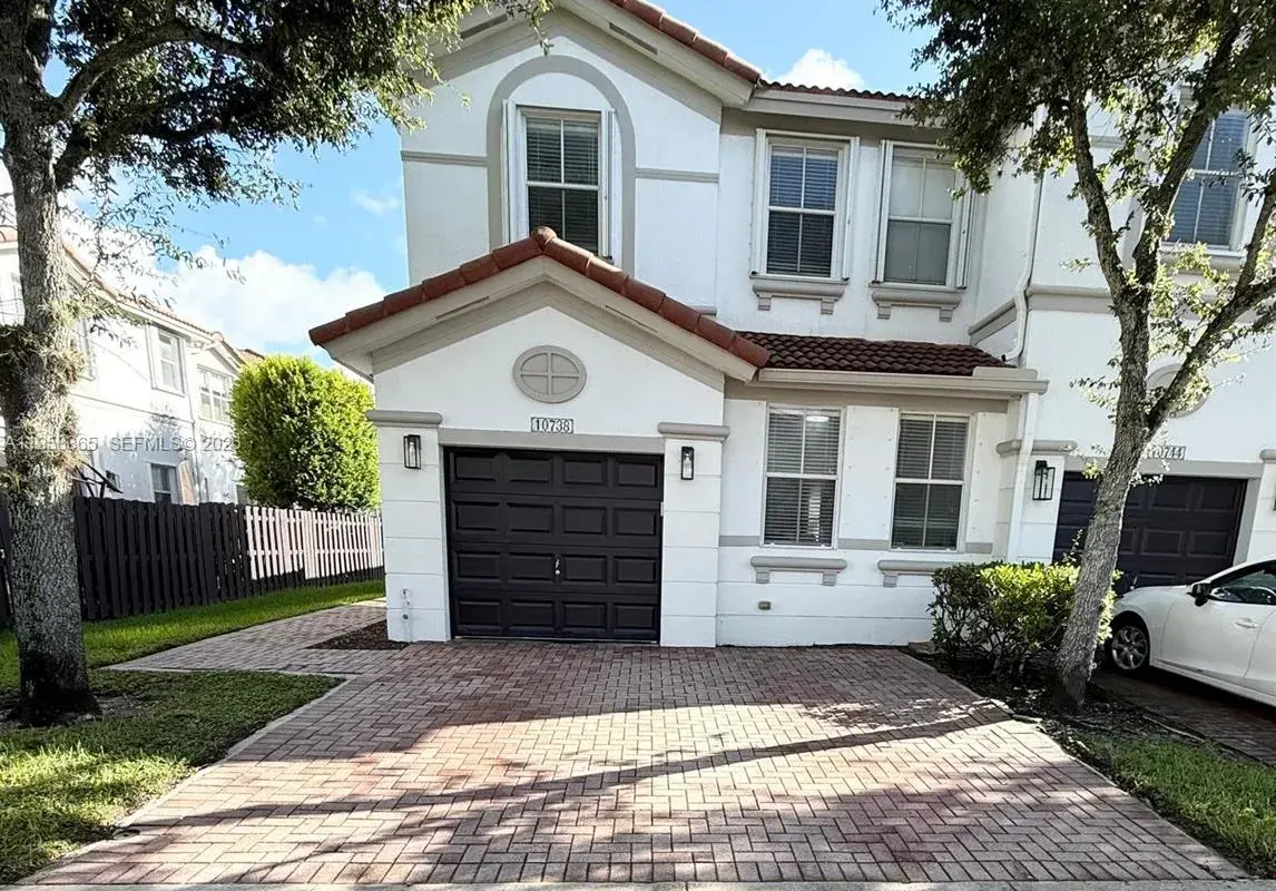 10738 NW 80th Ln, Doral FL 33178