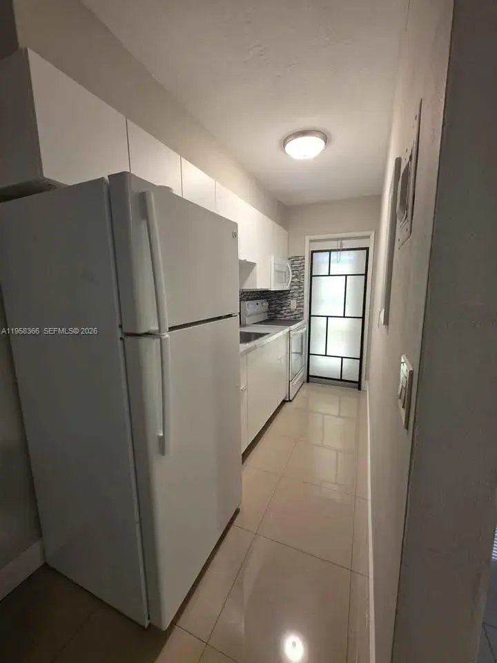 2621 Grant St # 8A, Hollywood FL 33020