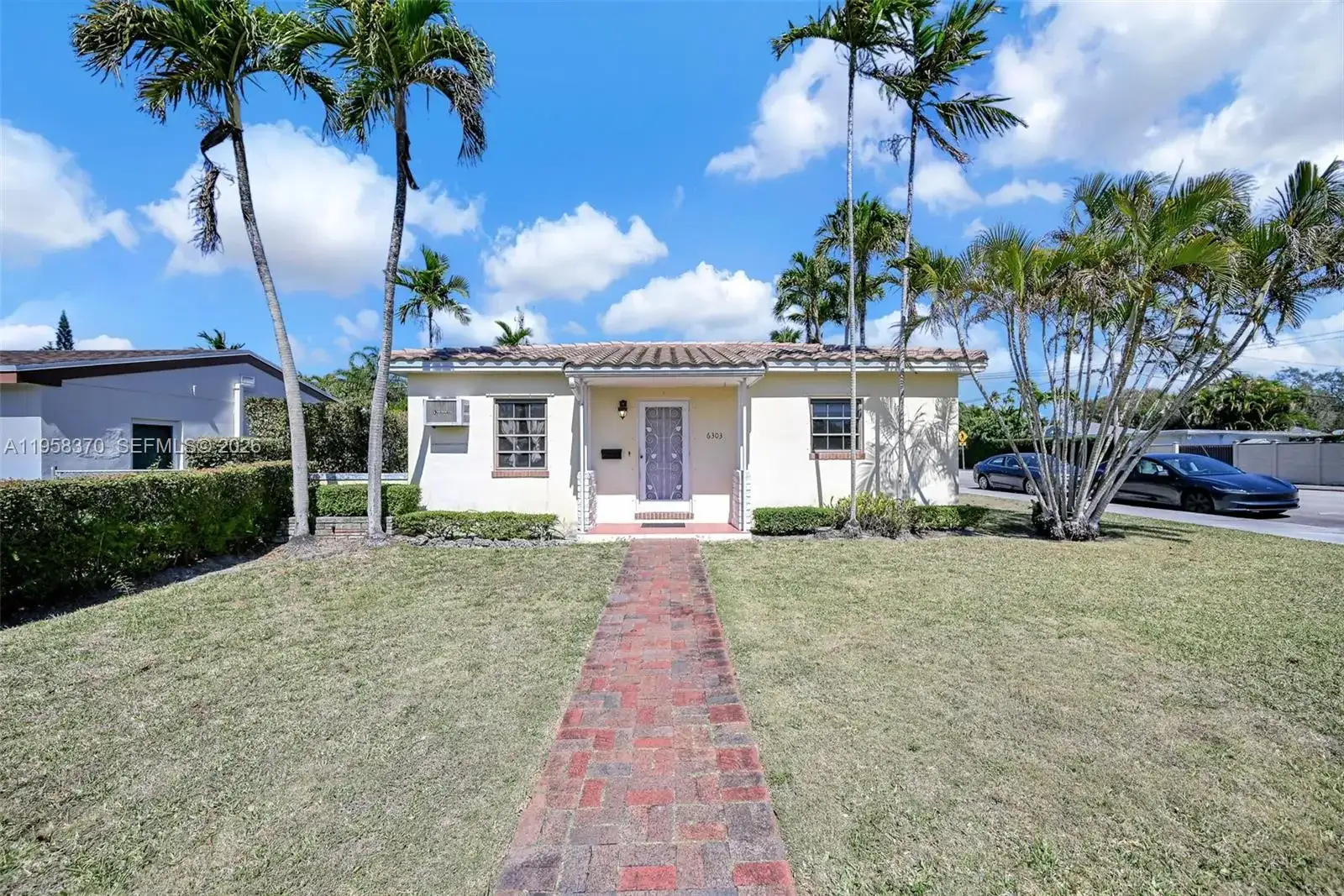 6303 SW 43rd St, South Miami FL 33155 photo 2