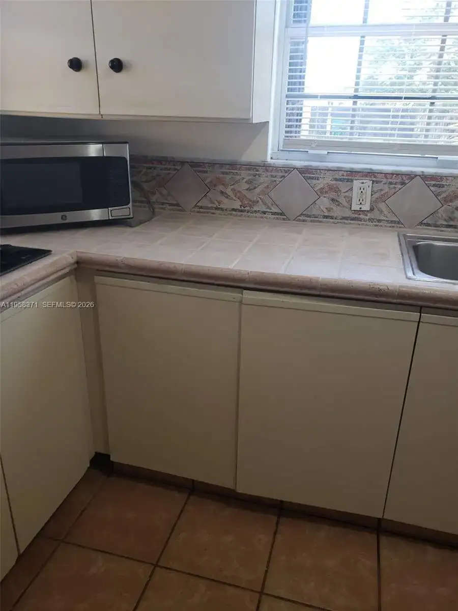 4610 SW 116th Ave, Miami FL 33165 photo 4