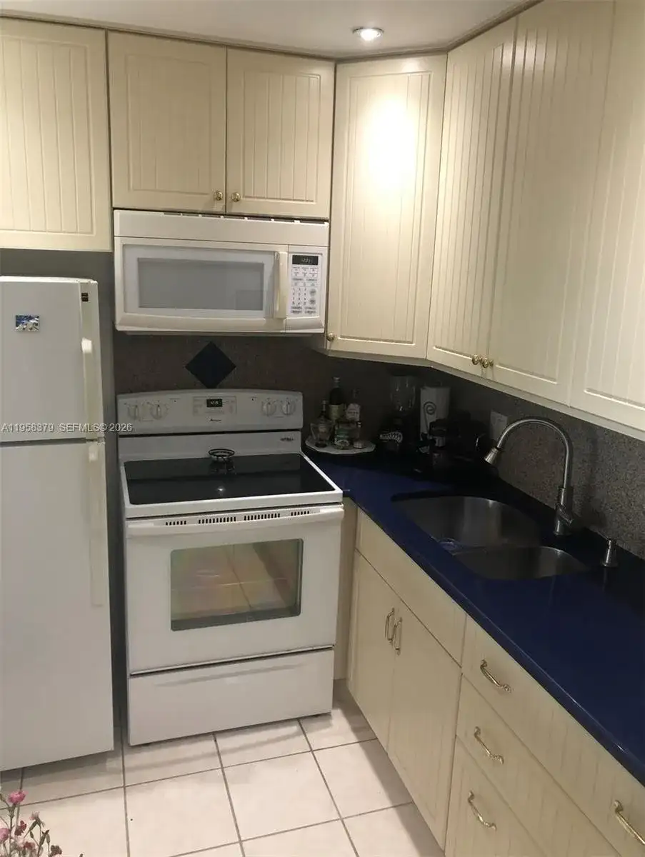 358 Markham P # 358, Deerfield Beach FL 33442 photo 3