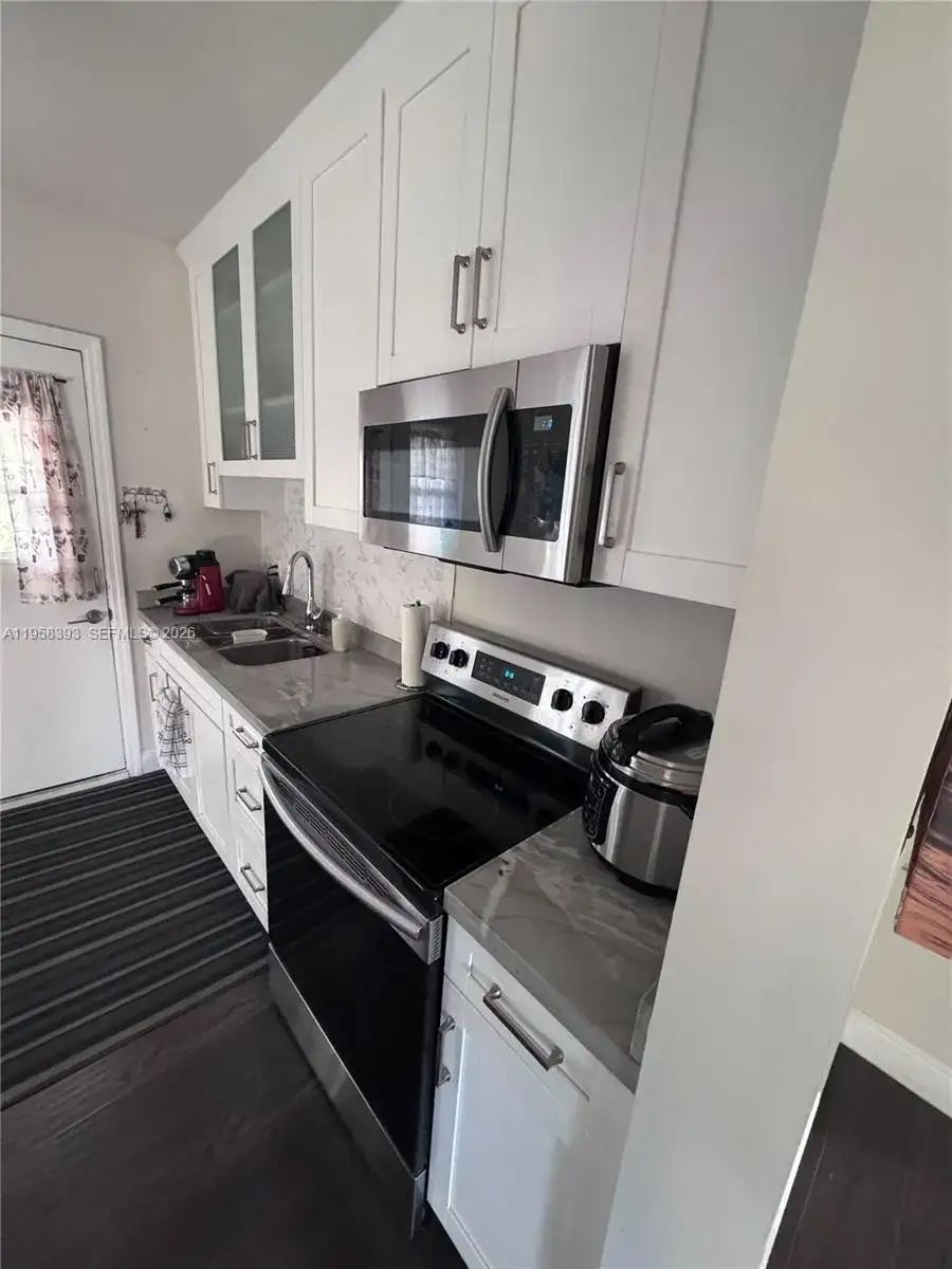 180 Seaman Ave, Opa-Locka FL 33054 photo 5