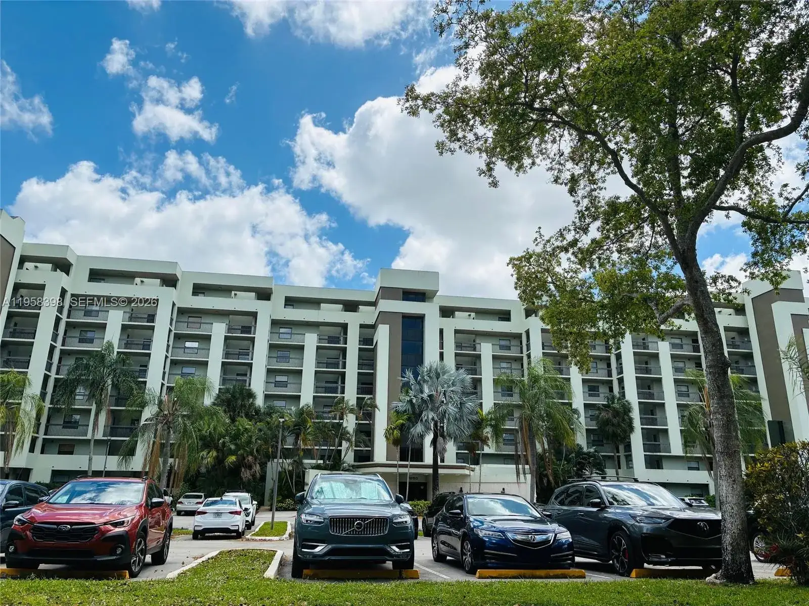 7050 NW 44th St # 708, Lauderhill FL 33319