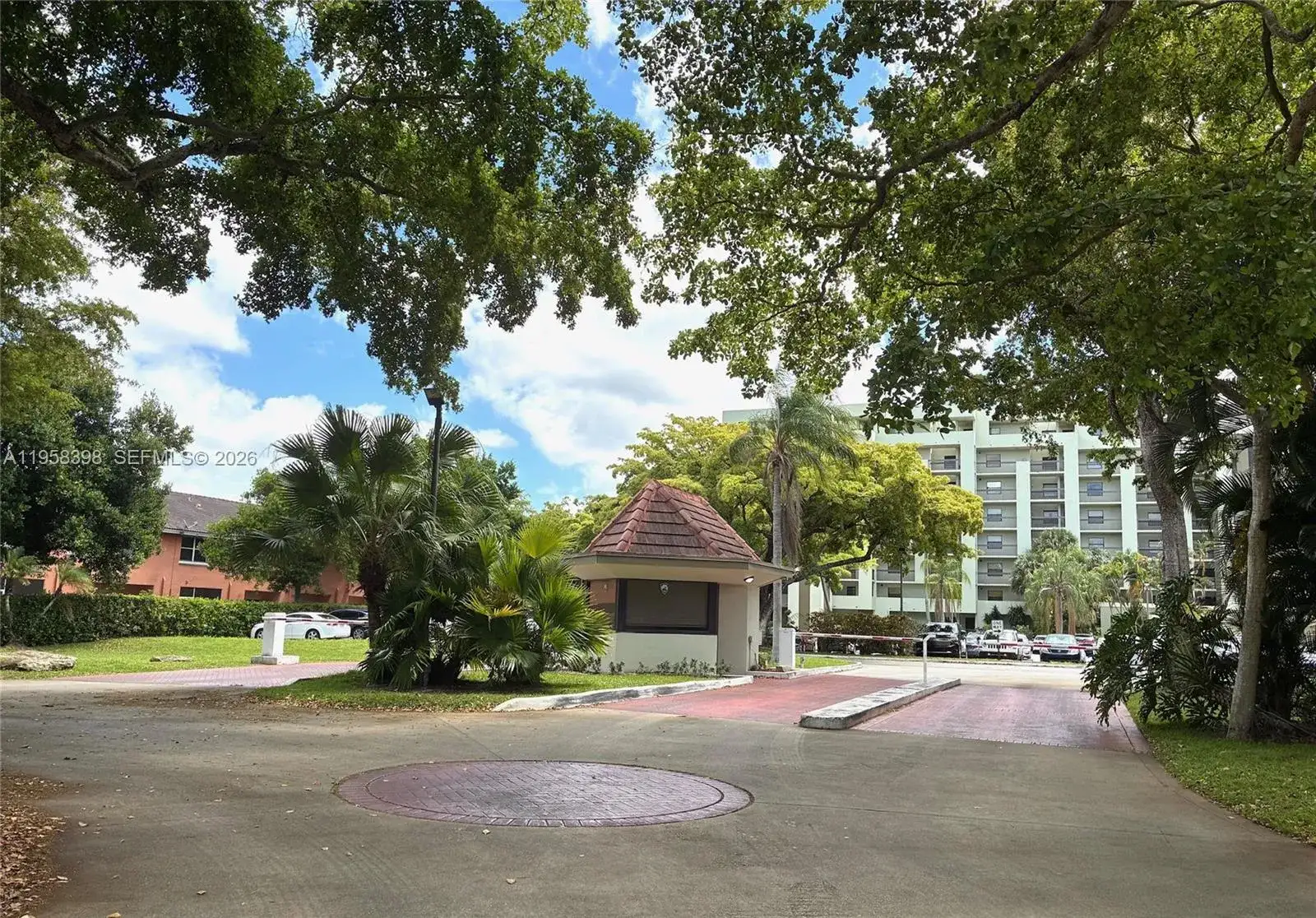 7050 NW 44th St # 708, Lauderhill FL 33319 photo 2