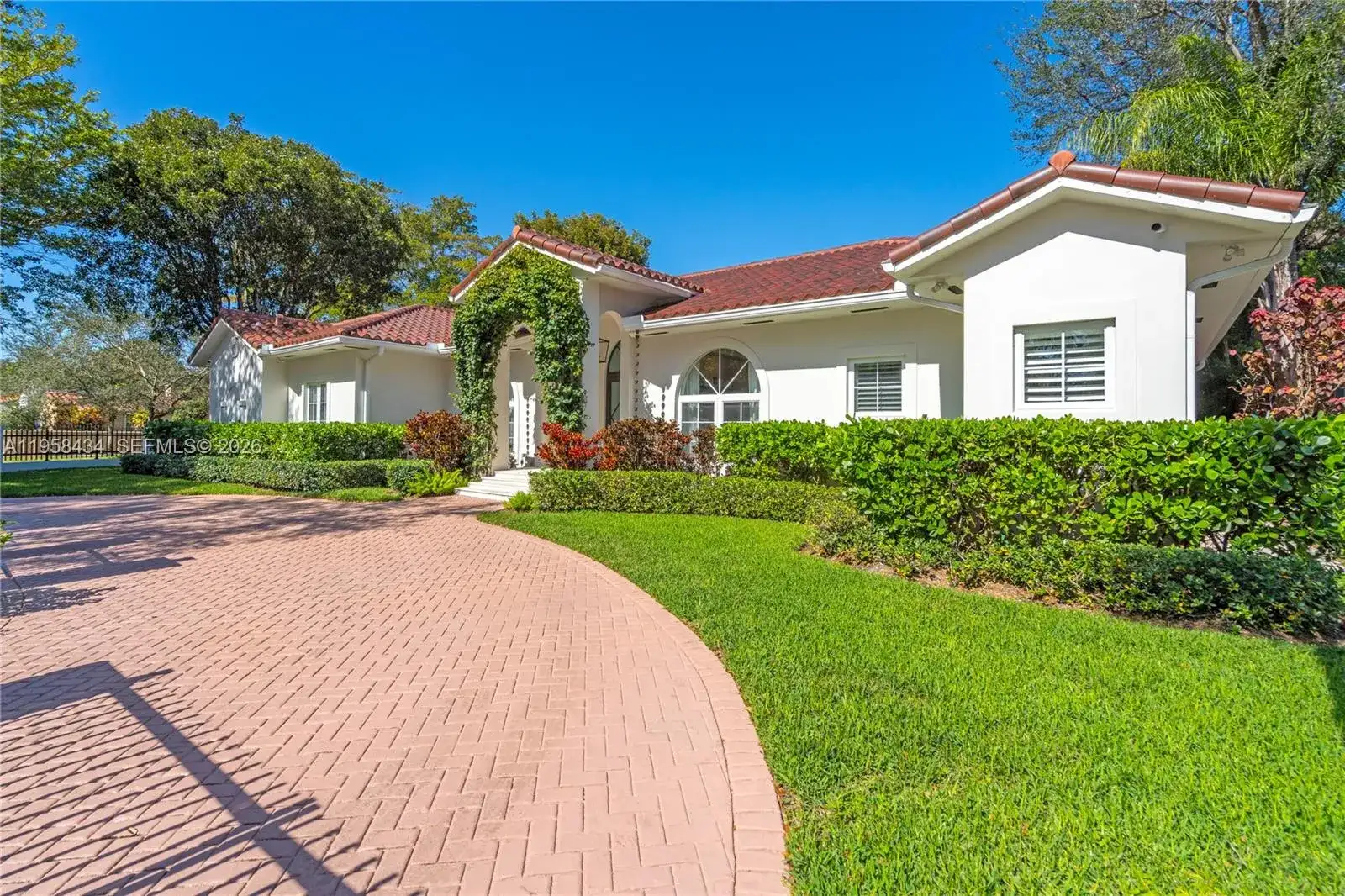 647 S Zamora Ave, Coral Gables FL 33134 photo 2