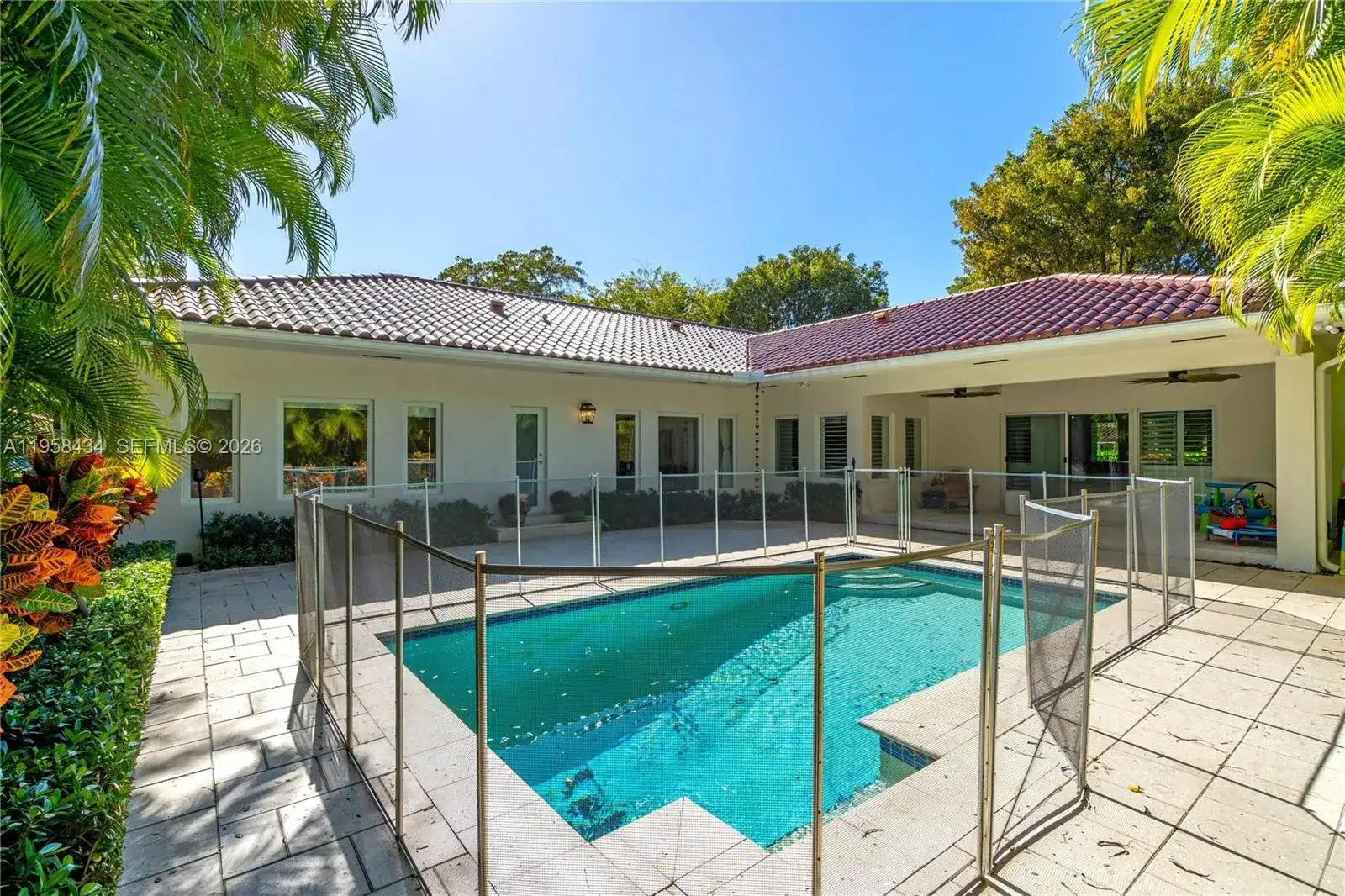 647 S Zamora Ave, Coral Gables FL 33134 photo 3