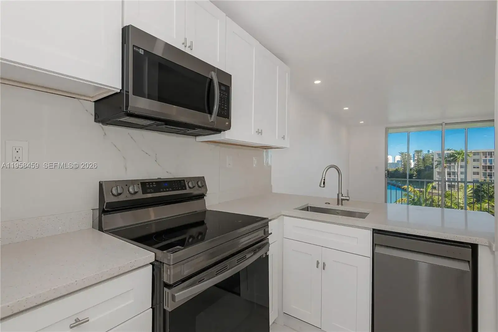 2851 Leonard Dr # J405, Aventura FL 33160 photo 2