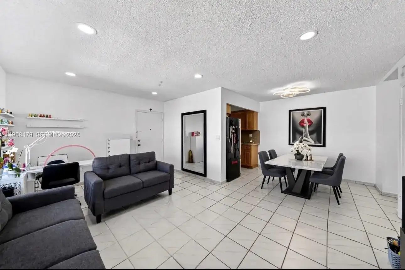 900 SW 84th Ave # 403D, Miami FL 33144 photo 4