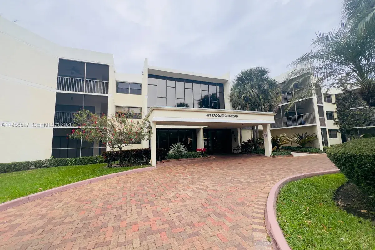 491 Racquet Club Rd # 211, Weston FL 33326