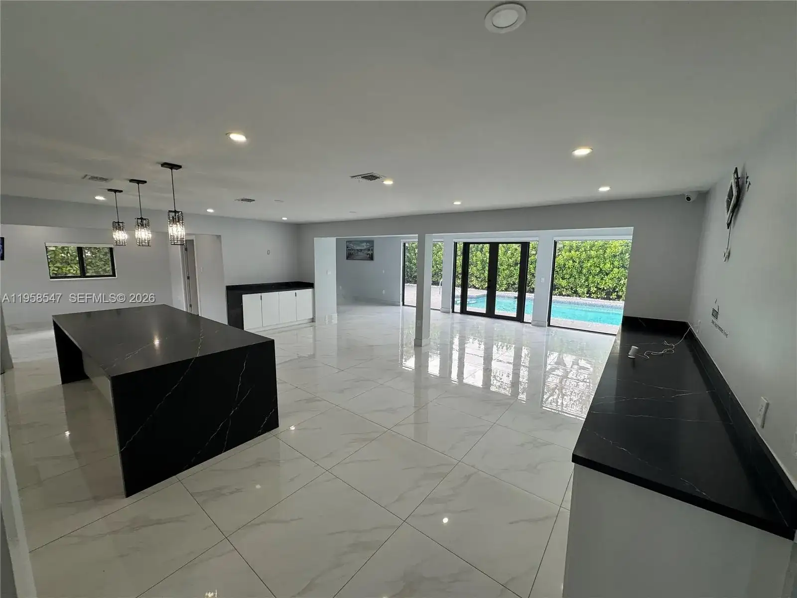 575 NE 179th Dr, North Miami Beach FL 33162 photo 5