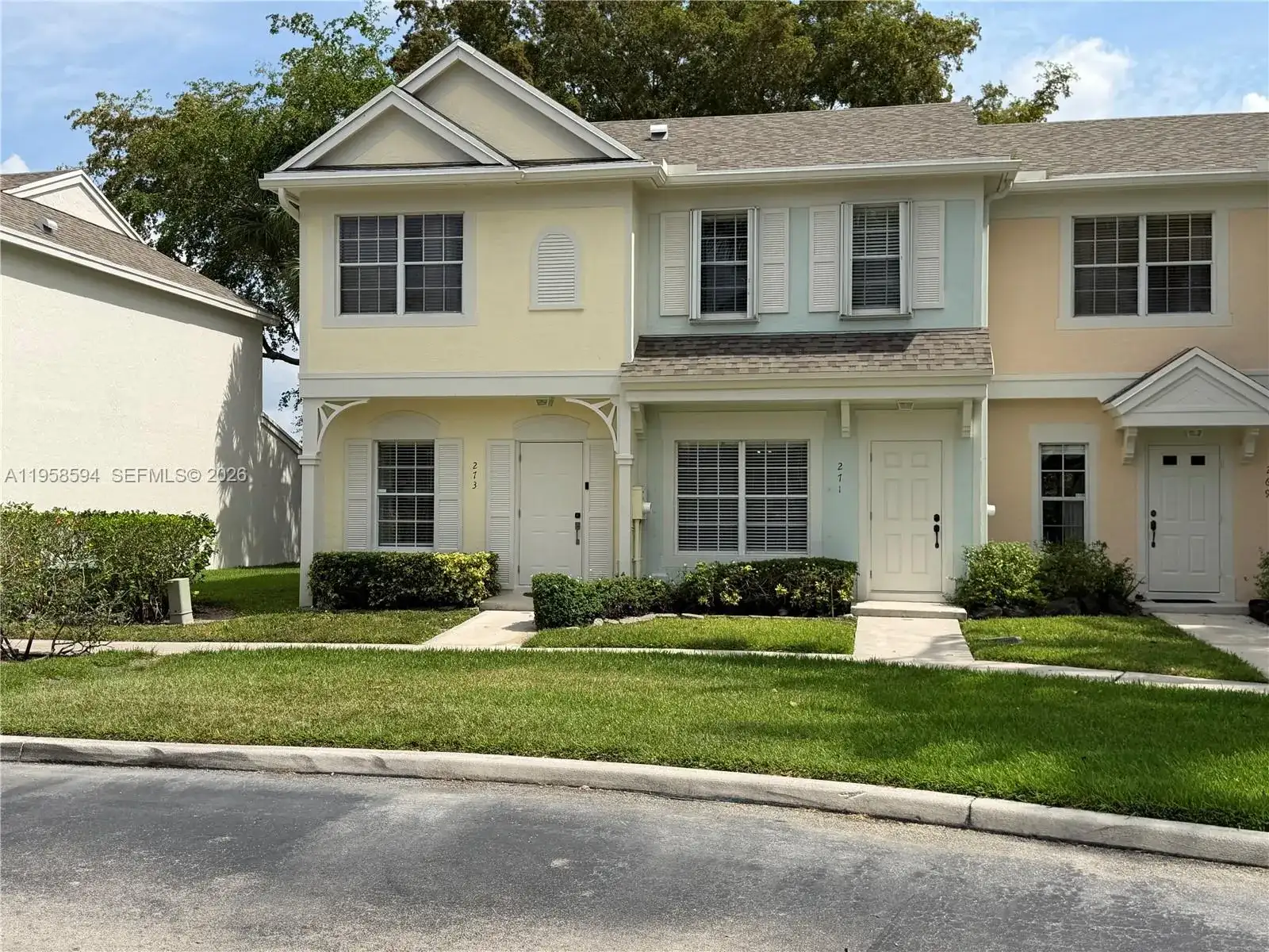 271 Duval Ct, Weston FL 33326 photo 2