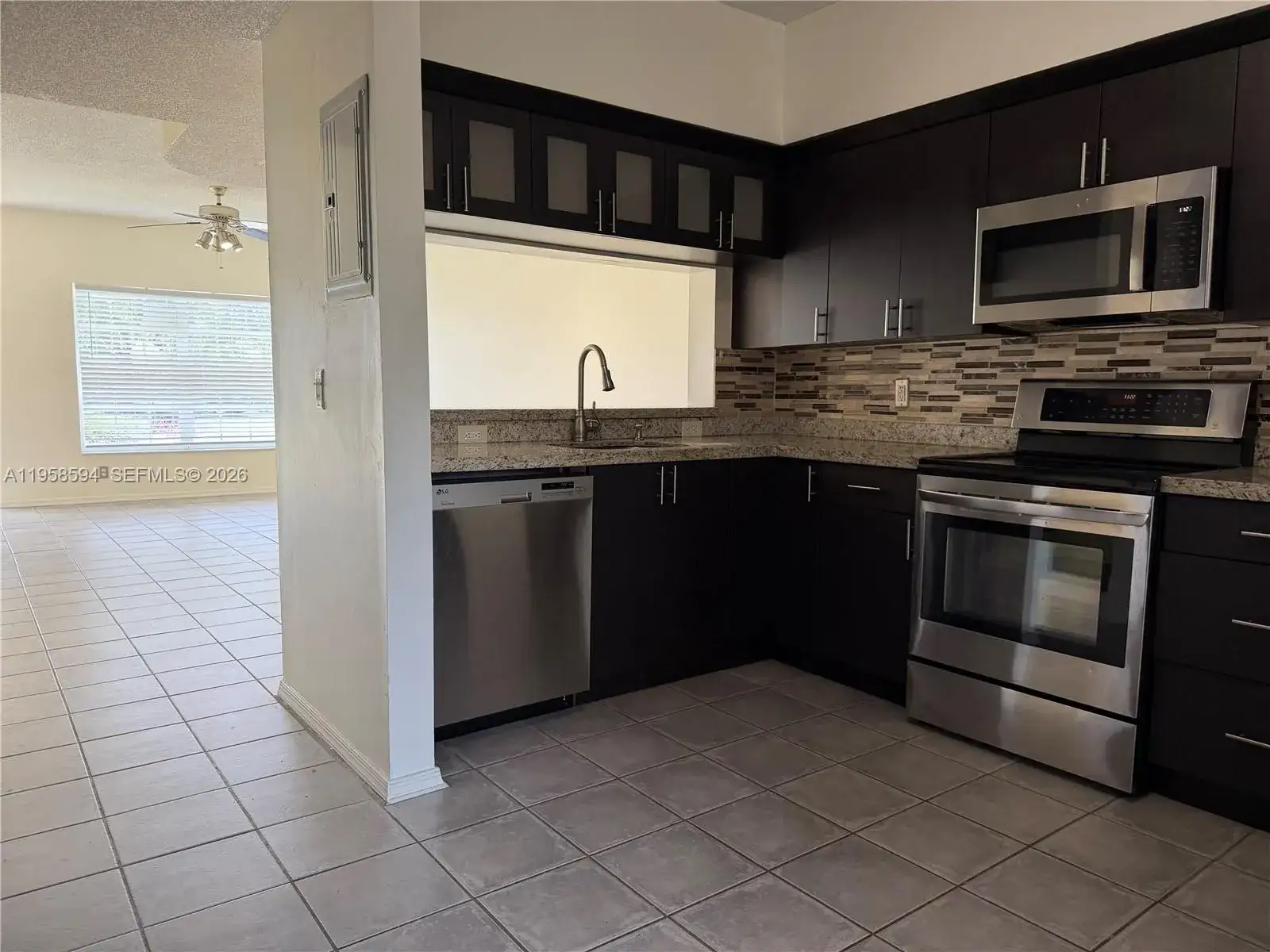 271 Duval Ct, Weston FL 33326 photo 3