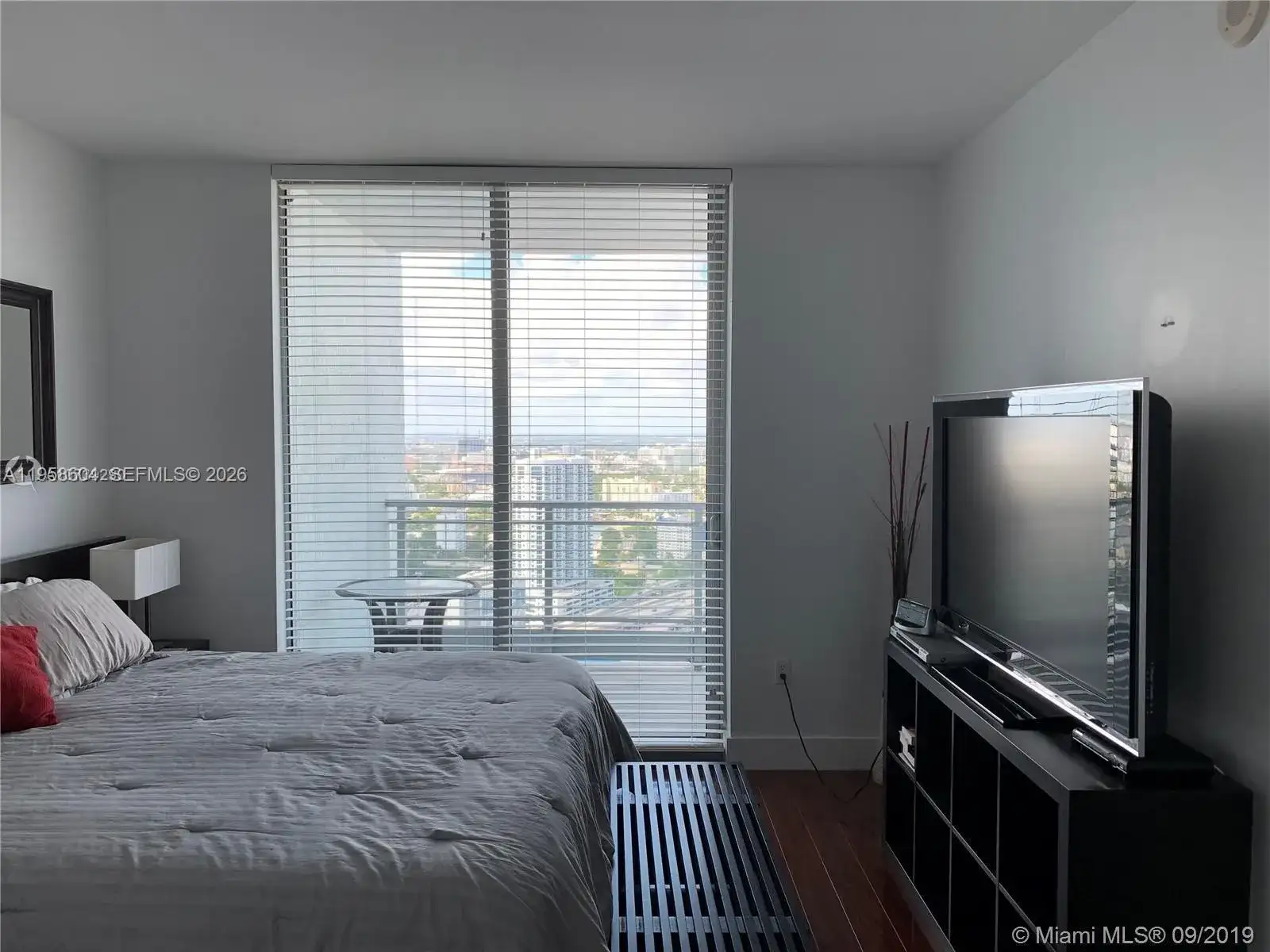 90 SW 3rd St # 4008, Miami FL 33130 photo 5