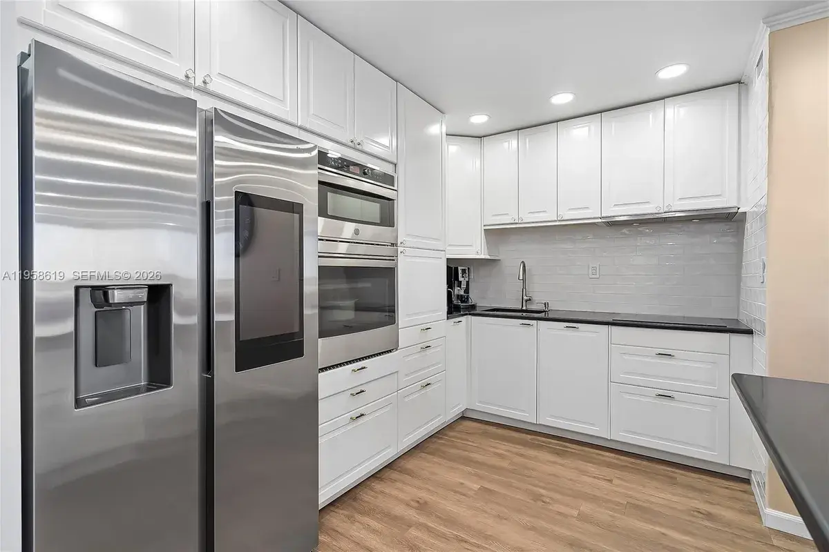 600 Three Islands Blvd # 604, Hallandale Beach FL 33009