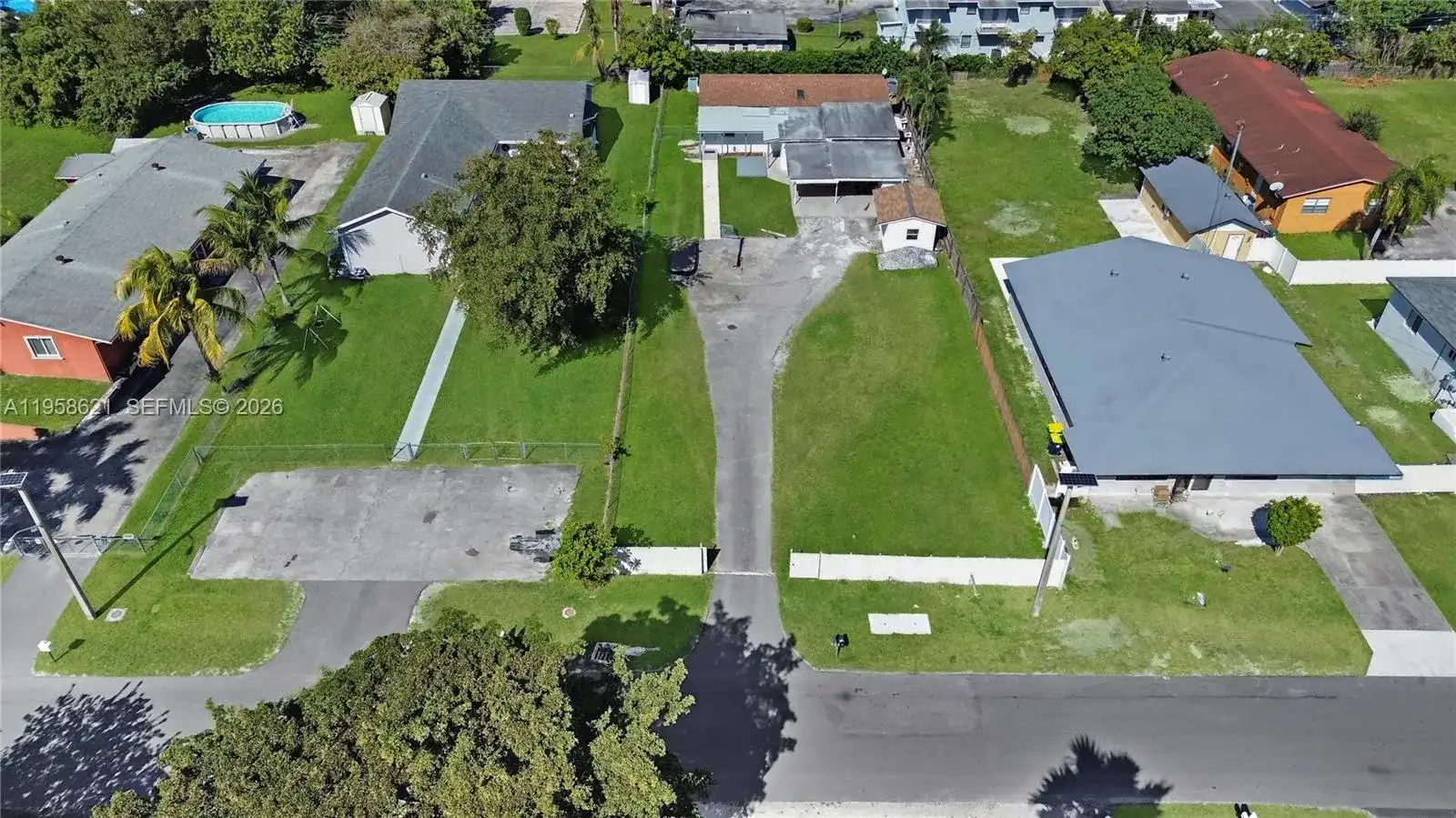 4133 SW 52nd St, Dania Beach FL 33314