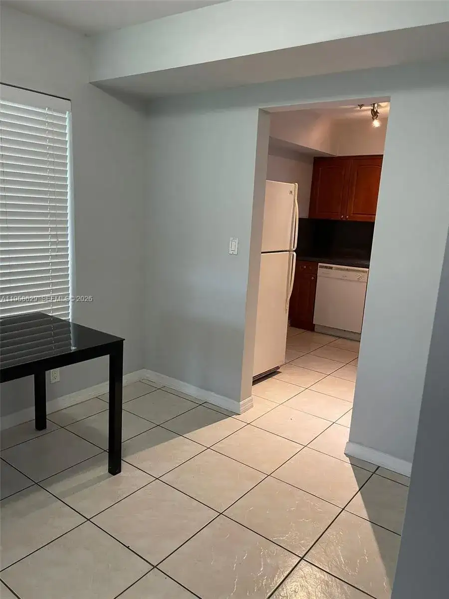 7670 SW 82nd St # H113, Miami FL 33143 photo 2