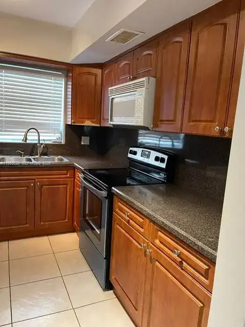 7670 SW 82nd St # H113, Miami FL 33143 photo 5