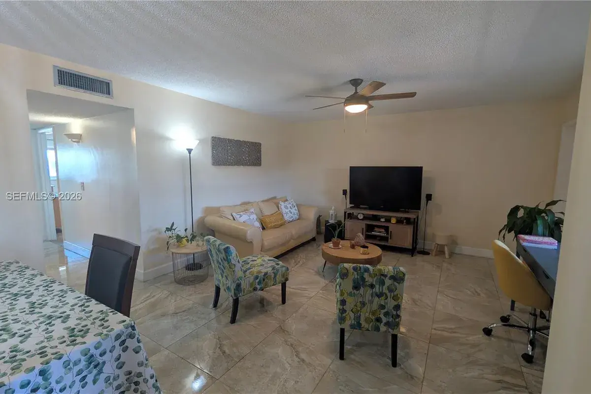 5300 Washington St # T324, Hollywood FL 33021