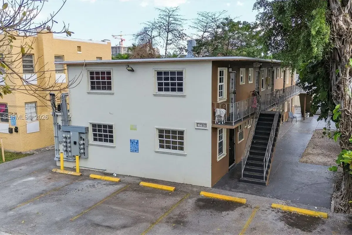 1736 NW 19th St, Miami FL 33125