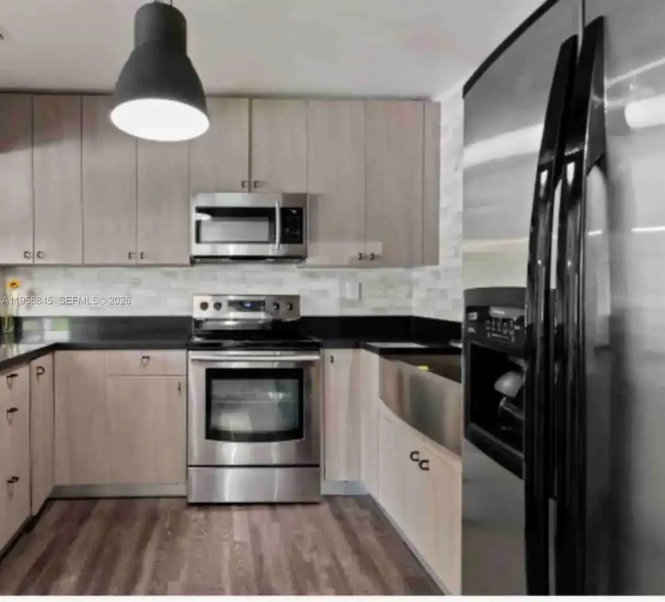 3008 NW 13th St, Miami FL 33125 photo 4