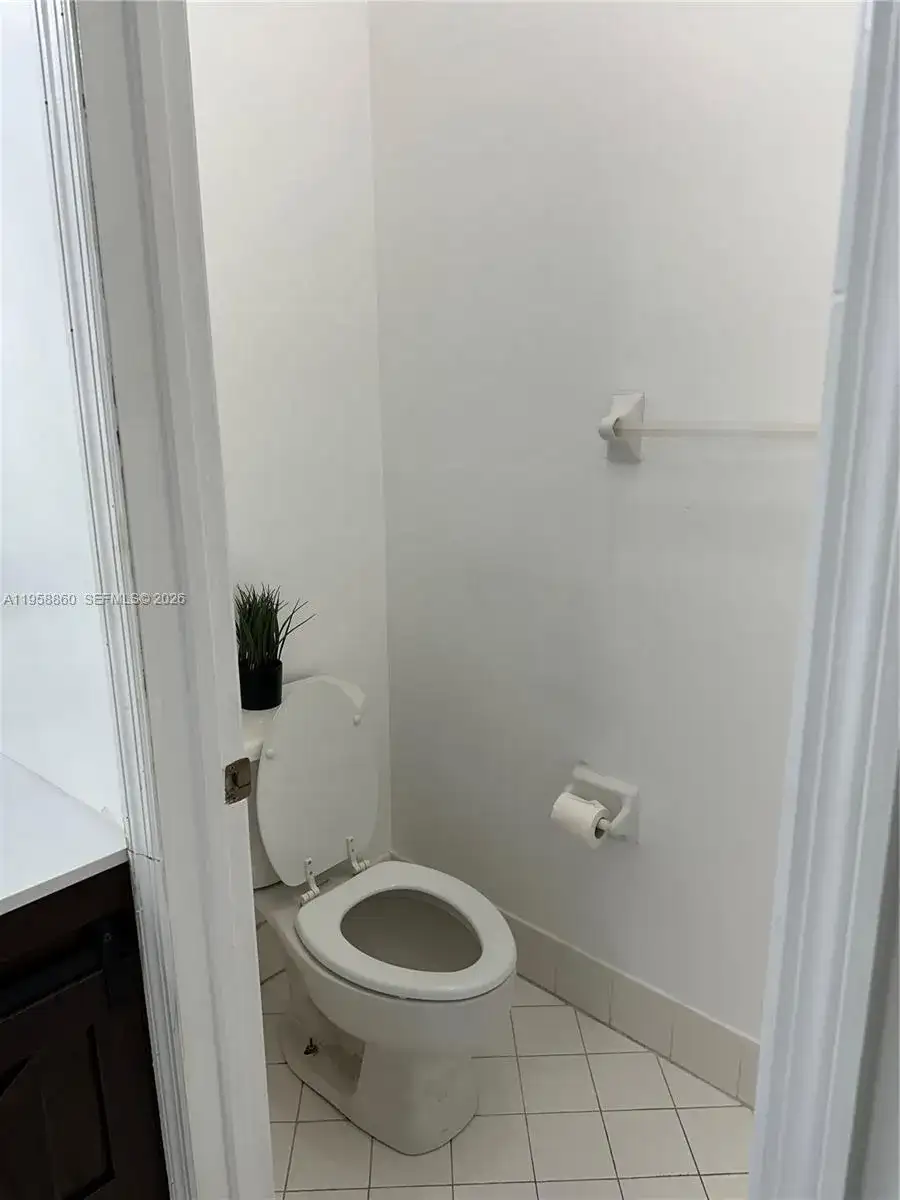 4176 NE 9th St, Homestead FL 33033 photo 3