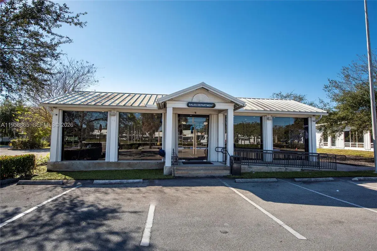 2980 W Oakland Park Blvd, Oakland Park FL 33311