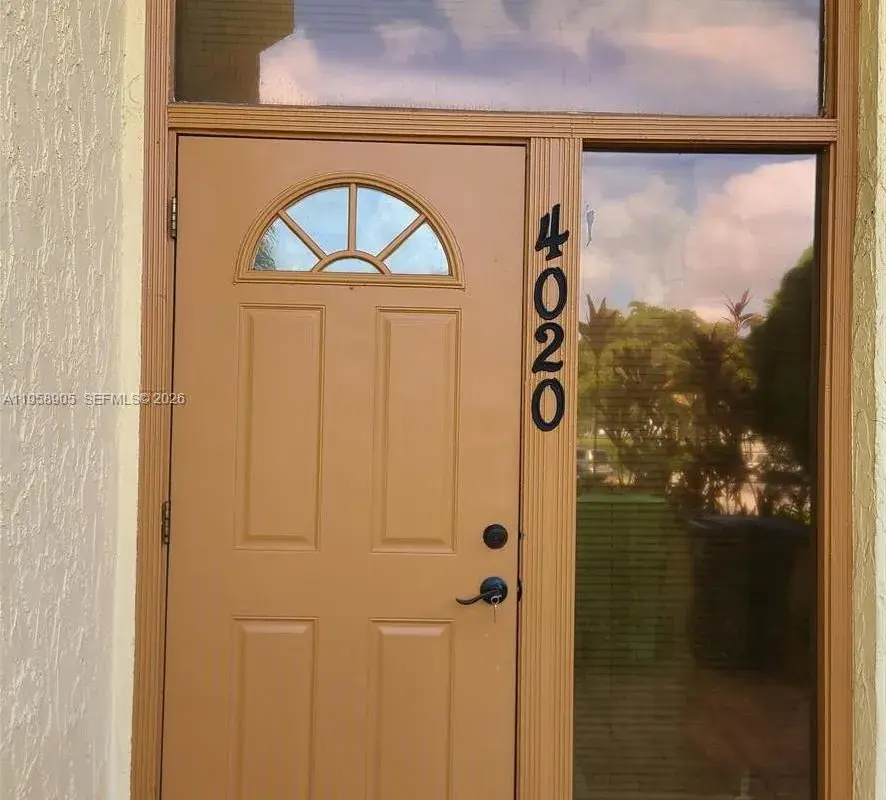 4020 Del Rio Way, Sunrise FL 33351