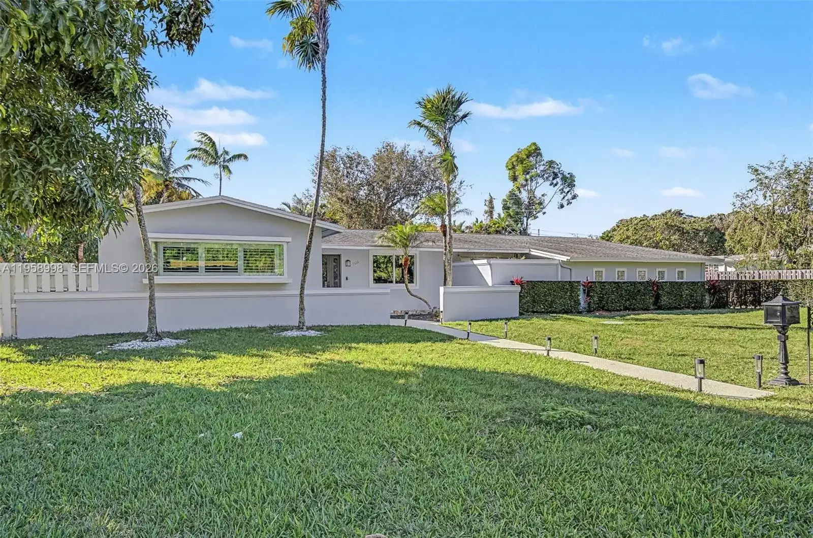 7950 SW 161st St, Palmetto Bay FL 33157 photo 2