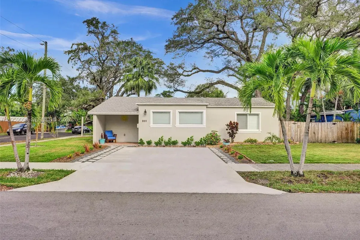 937 SW 17th St, Fort Lauderdale FL 33315