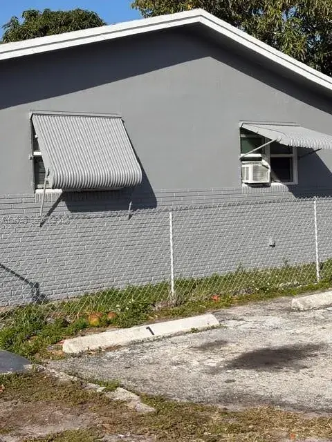 1913 SW Gardenia Rd, Fort Lauderdale FL 33317