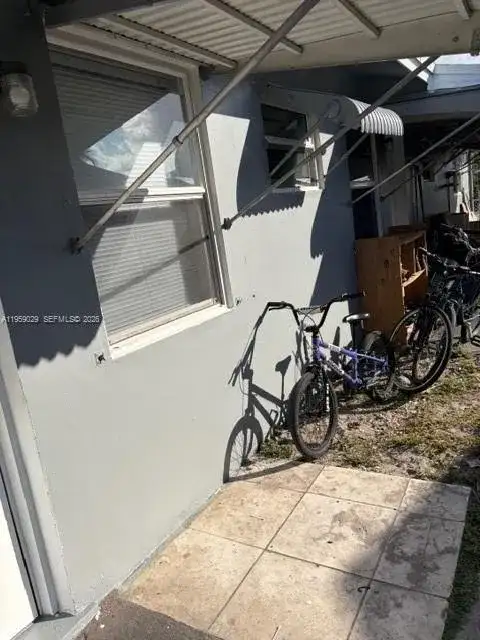 1913 SW Gardenia Rd, Fort Lauderdale FL 33317 photo 5