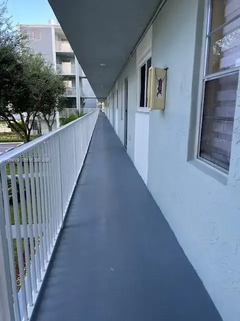2226 N Cypress Bend Dr # 210, Pompano Beach FL 33069 photo 3