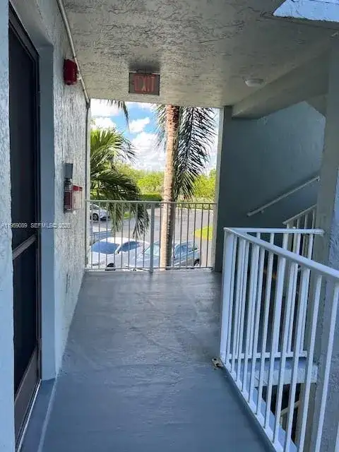 2226 N Cypress Bend Dr # 210, Pompano Beach FL 33069 photo 4