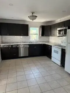 1704 SW 43rd Ave, Fort Lauderdale FL 33317