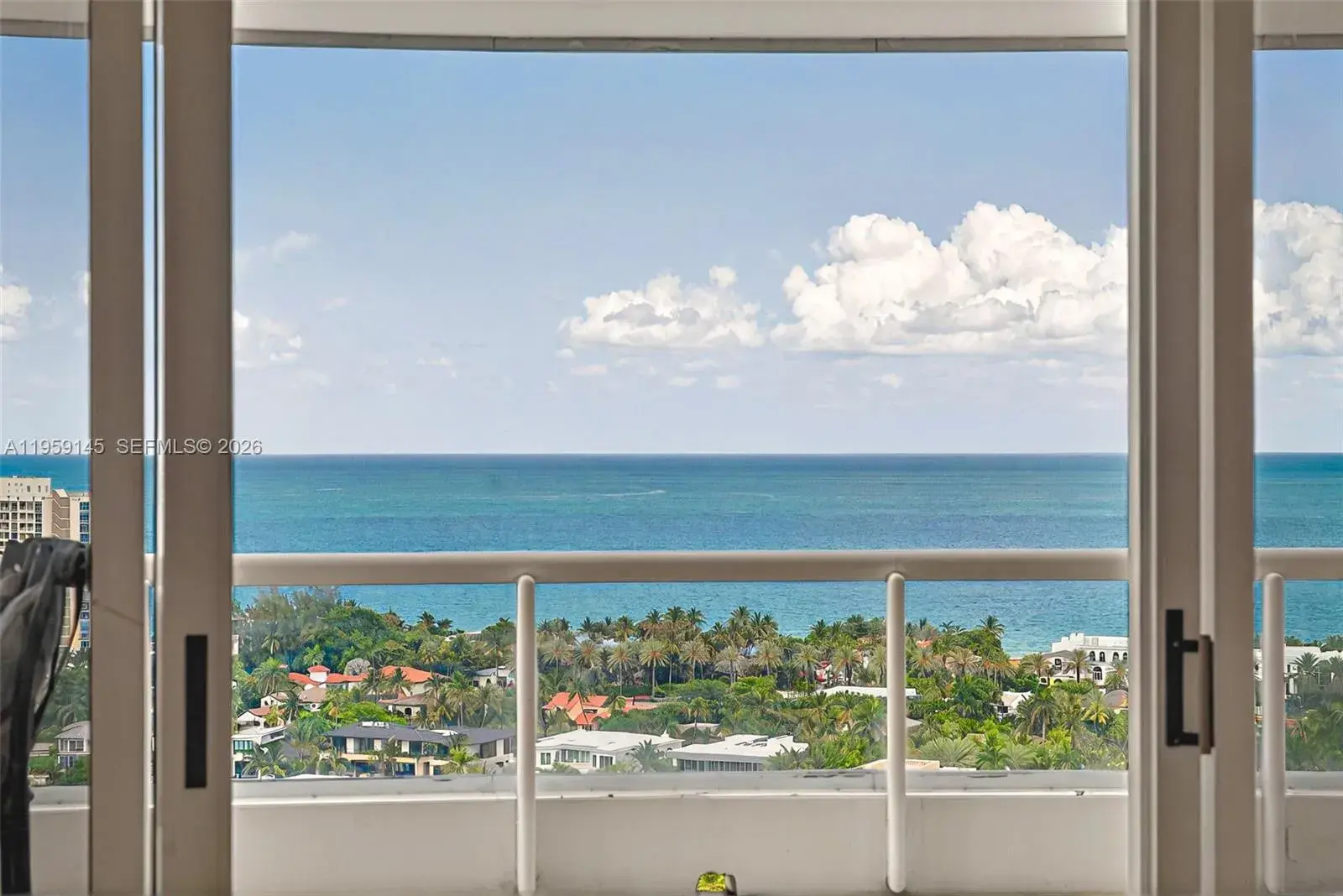 21050 Point Pl # 2301, Aventura FL 33180