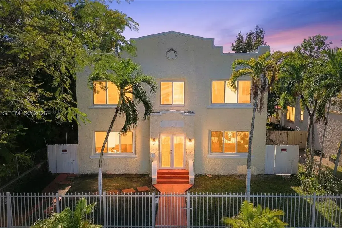 1630 SW 10th St, Miami FL 33135