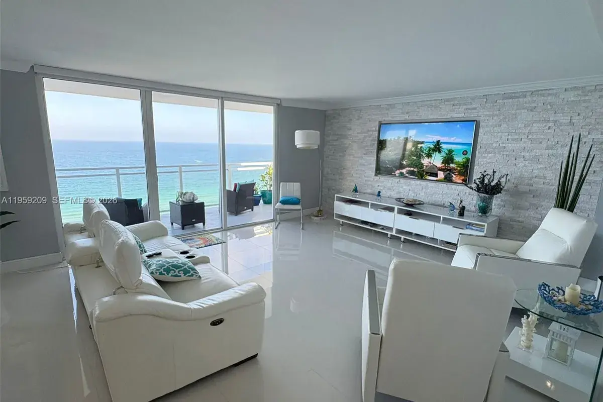 2030 S Ocean Dr # 1812, Hallandale Beach FL 33009