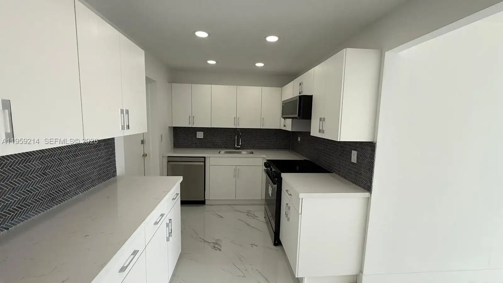 16850 S Glades Dr # 4J, North Miami Beach FL 33162 photo 5