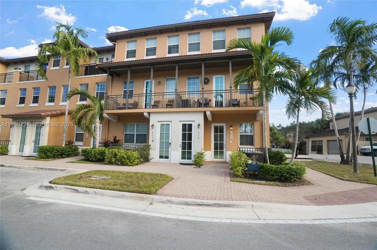 14774 SW 10th St # 10502, Pembroke Pines FL 33027 photo 2