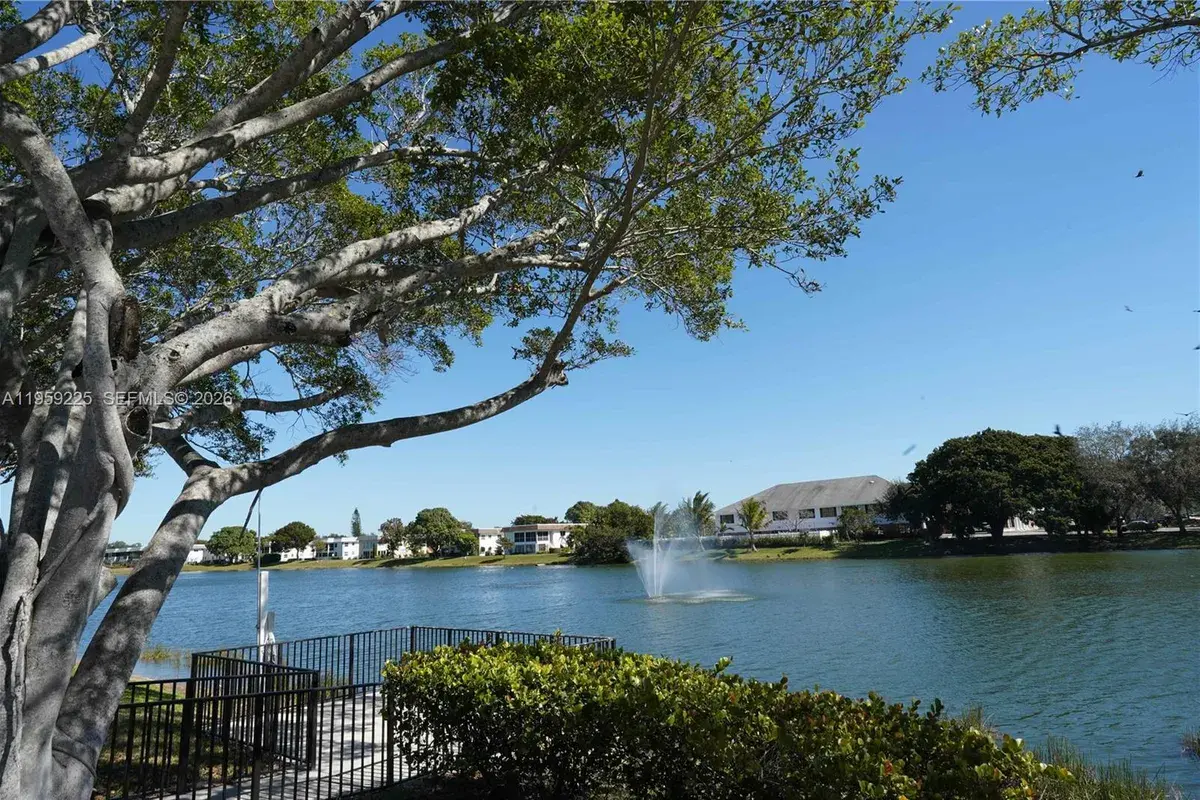 226 Wellington G # G, West Palm Beach FL 33417