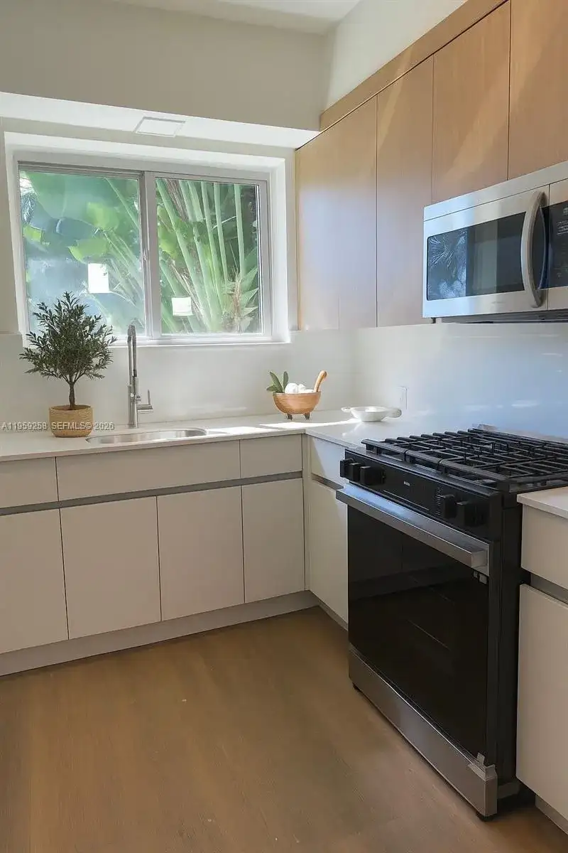 1535 West Ave # 2, Miami Beach FL 33139 photo 4