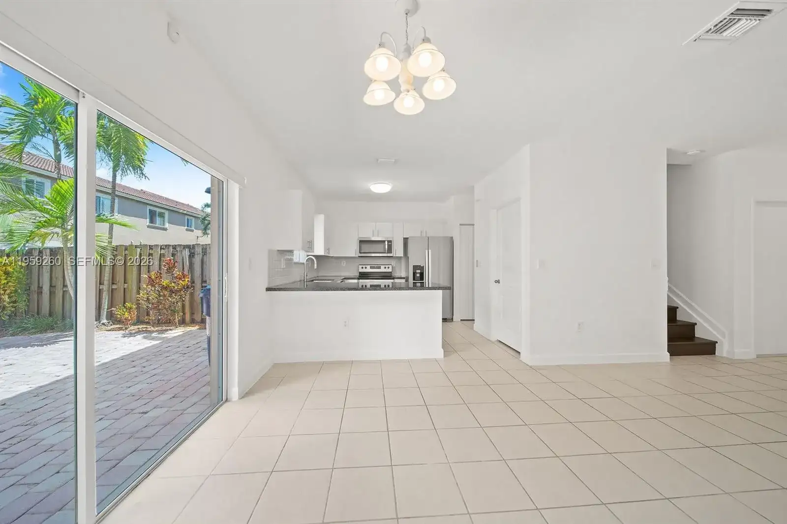 21459 SW 86th Pl, Cutler Bay FL 33189 photo 2