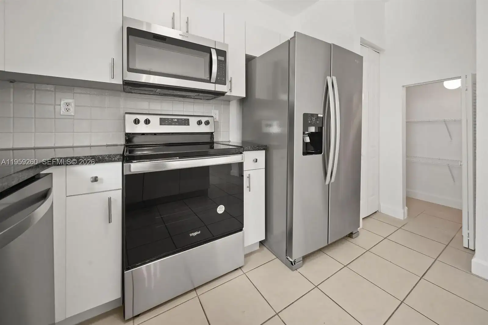 21459 SW 86th Pl, Cutler Bay FL 33189 photo 4