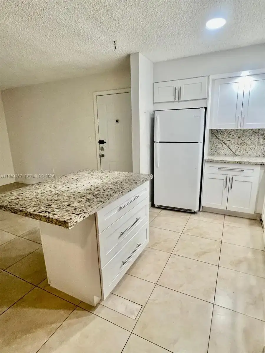 19055 NW 62nd Ave # 102, Hialeah FL 33015 photo 3