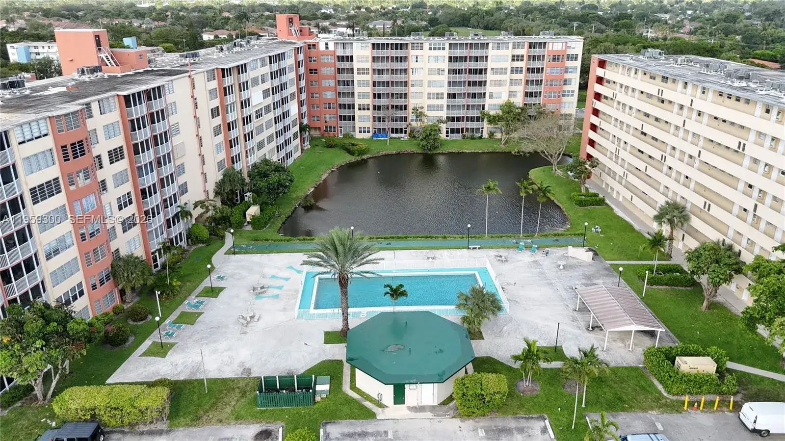 1750 NE 191st St # 1, Miami FL 33179 photo 2
