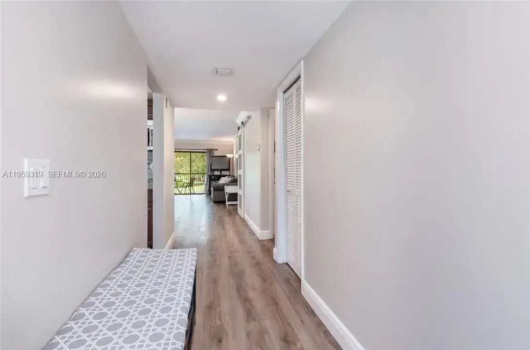 402 Lakeview Dr # 201, Weston FL 33326 photo 4