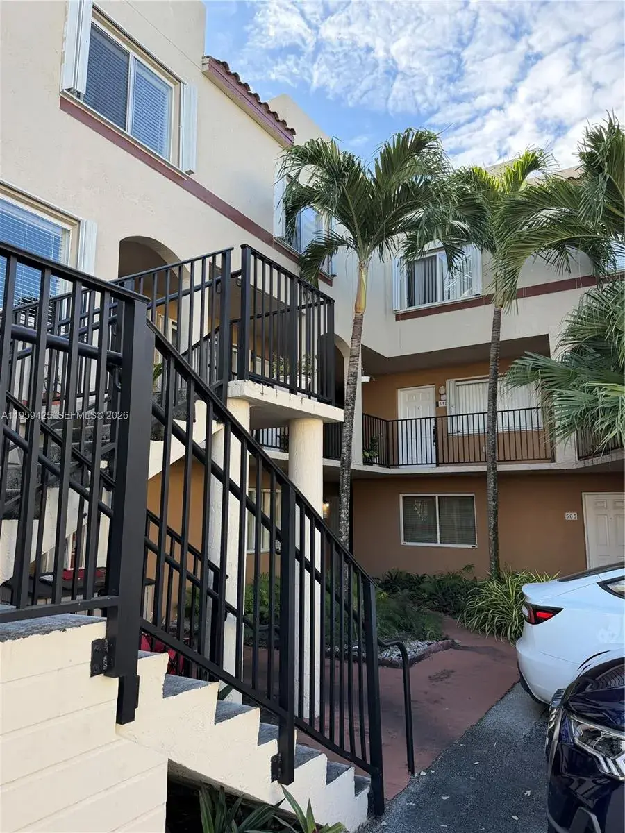 551 NW 82nd Ave # 518, Miami FL 33126