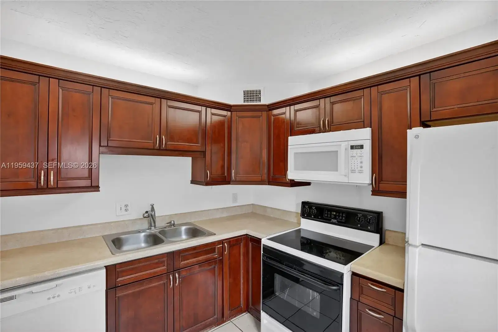 2821 Somerset Dr # 317, Lauderdale Lakes FL 33311 photo 4