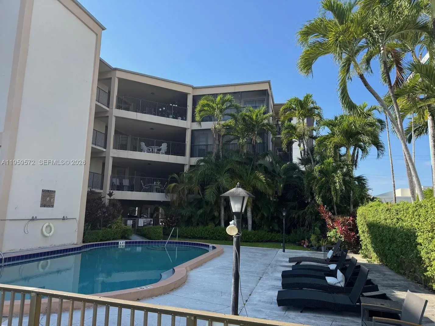 2420 Diana Dr # 204, Hallandale Beach FL 33009